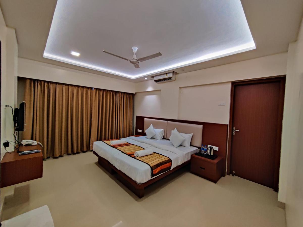 Serenity By Monarch, Baner Pune Méribel Village Eksteriør billede