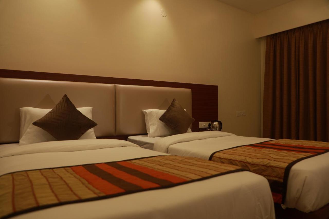 Serenity By Monarch, Baner Pune Méribel Village Eksteriør billede